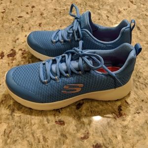 Skechers periwinkle size 2.5 sneakers. New no rags